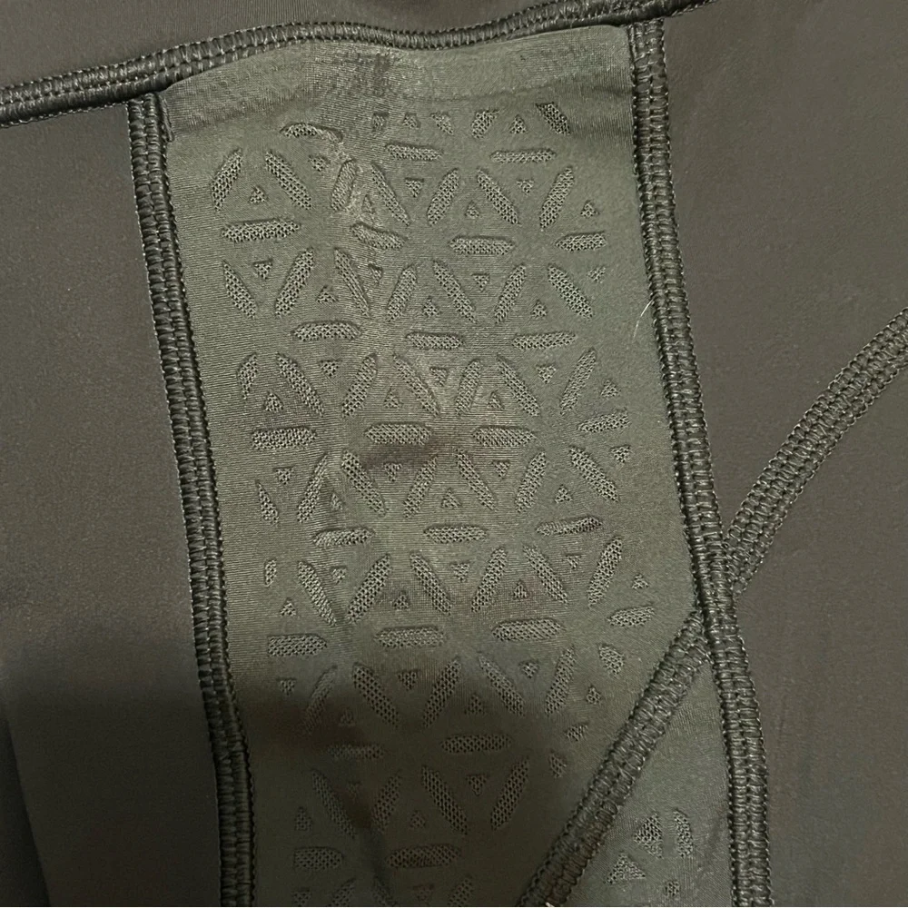 lululemon athletica Strength & Sweat 8” Olive Bike Shorts NWOT 6